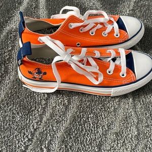 Syracuse sneakers size 6 barely used skicks cuse orange men